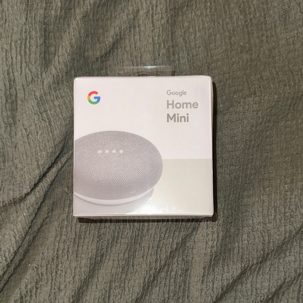 Google Home Mini in Light Gray